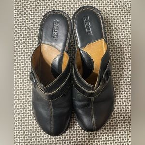 Born Womens 10 Black Leather Wedge Chunky Slip On Heels Y2K.